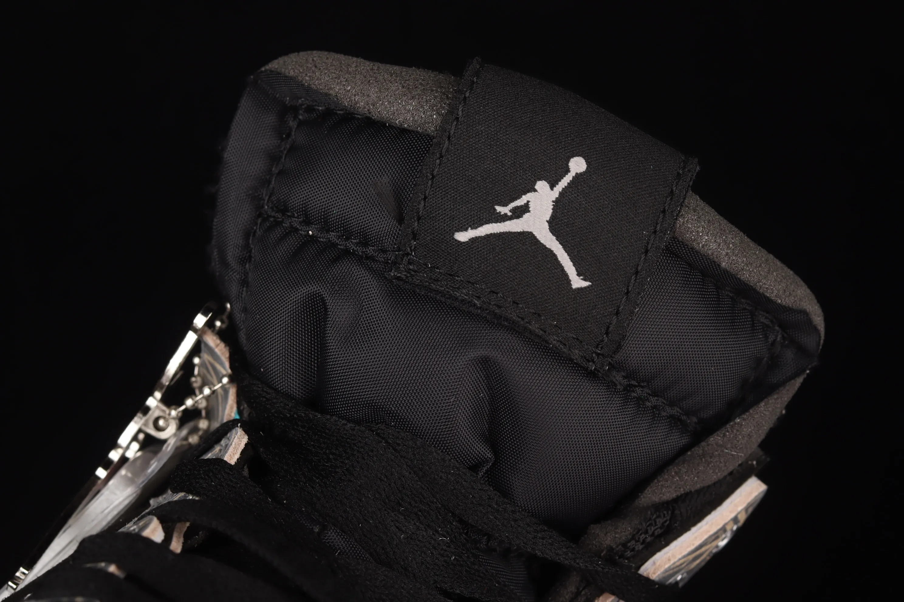All Categories Air Jordan Jordan Series Basketball Shoes Air Jordan 1 High Air Jordan 1 Zoom CMFT AJ1 Joe 1 Black Gold White Swoosh Basketball Shoes DQ0659-800